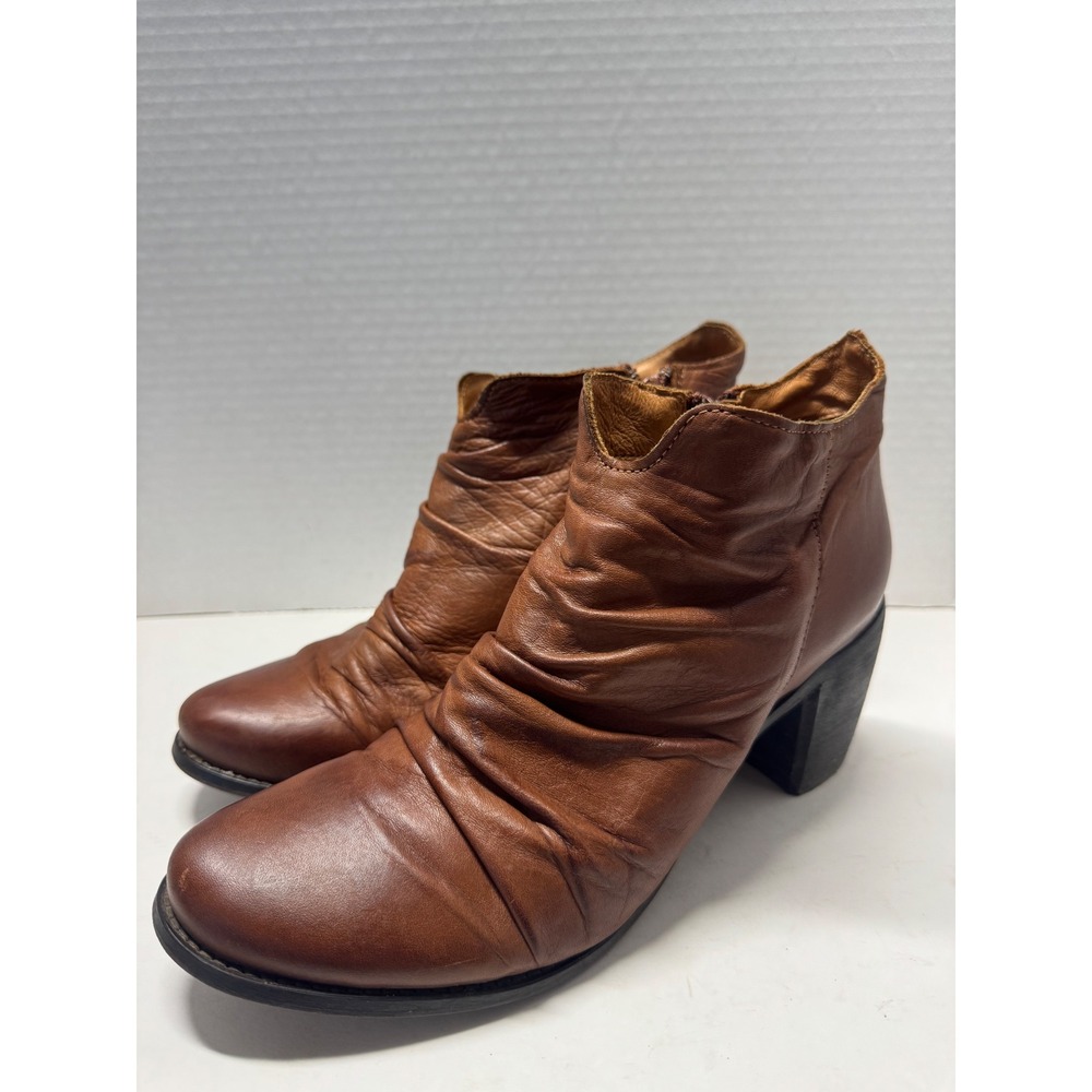 Miz Mooz Drew Brown Leather Ruched Ankle Boots Block‎ Heel Size 39 8.5